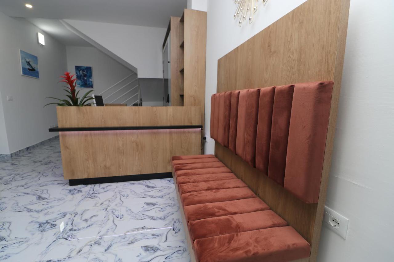 Heming-Way Hotel Durres Ngoại thất bức ảnh