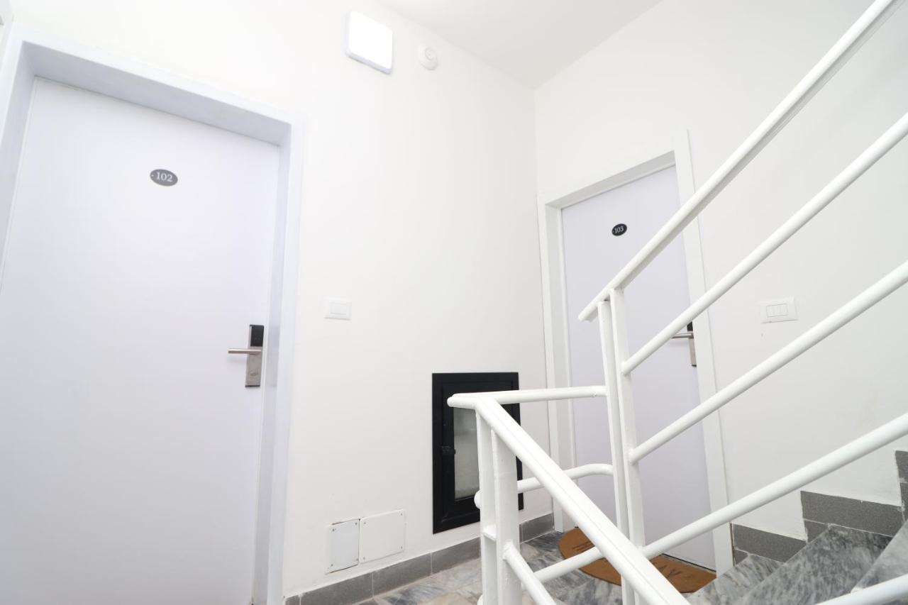 Heming-Way Hotel Durres Ngoại thất bức ảnh
