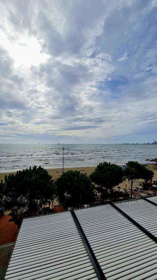 Heming-Way Hotel Durres Ngoại thất bức ảnh