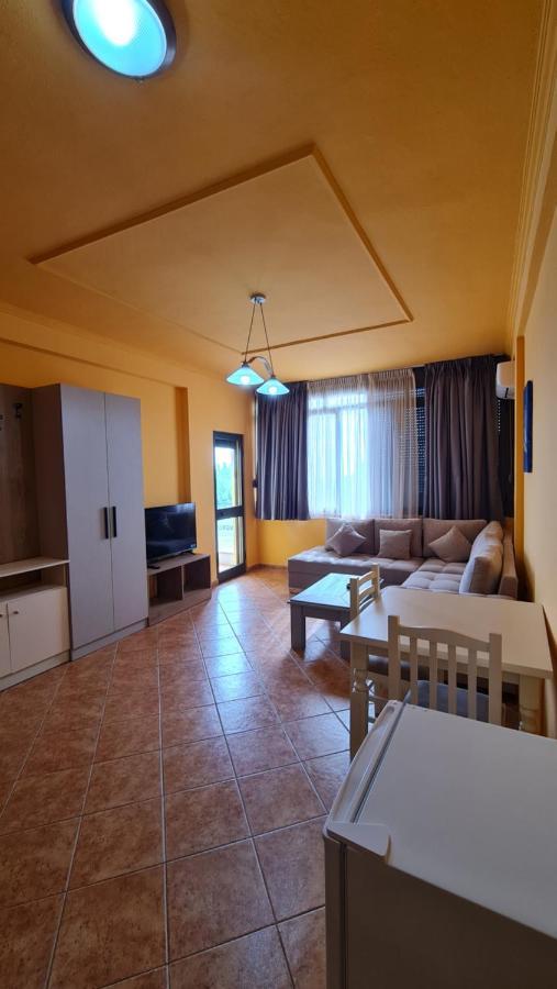 Heming-Way Hotel Durres Ngoại thất bức ảnh