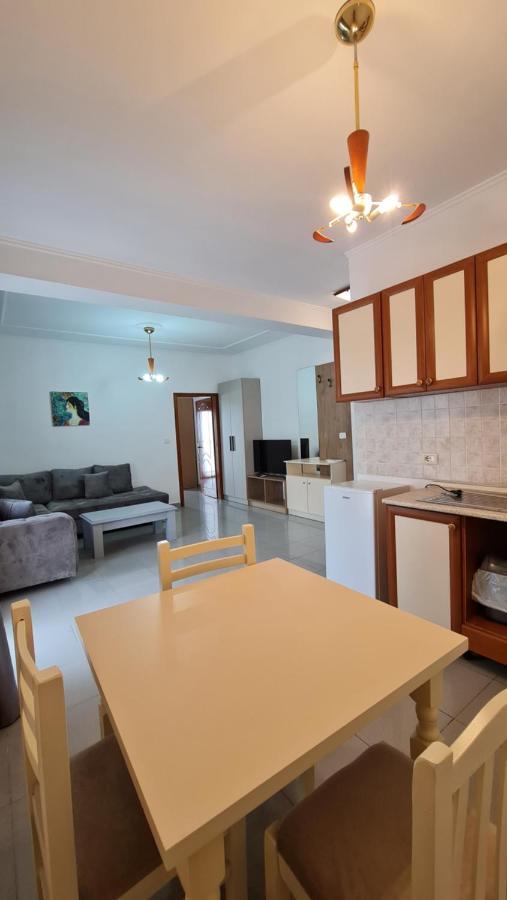 Heming-Way Hotel Durres Ngoại thất bức ảnh